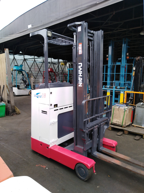 進(jìn)口電動叉車