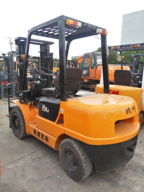 二收叉車回收租賃中遇到維修周期慢怎么辦？